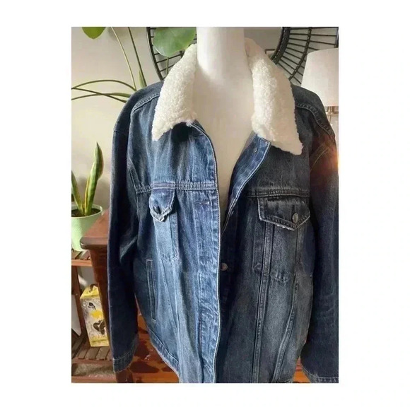 Good American Sherpa Collar Blue Denim Jacket - Picture 6 of 8